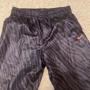jogger panta purple animal print